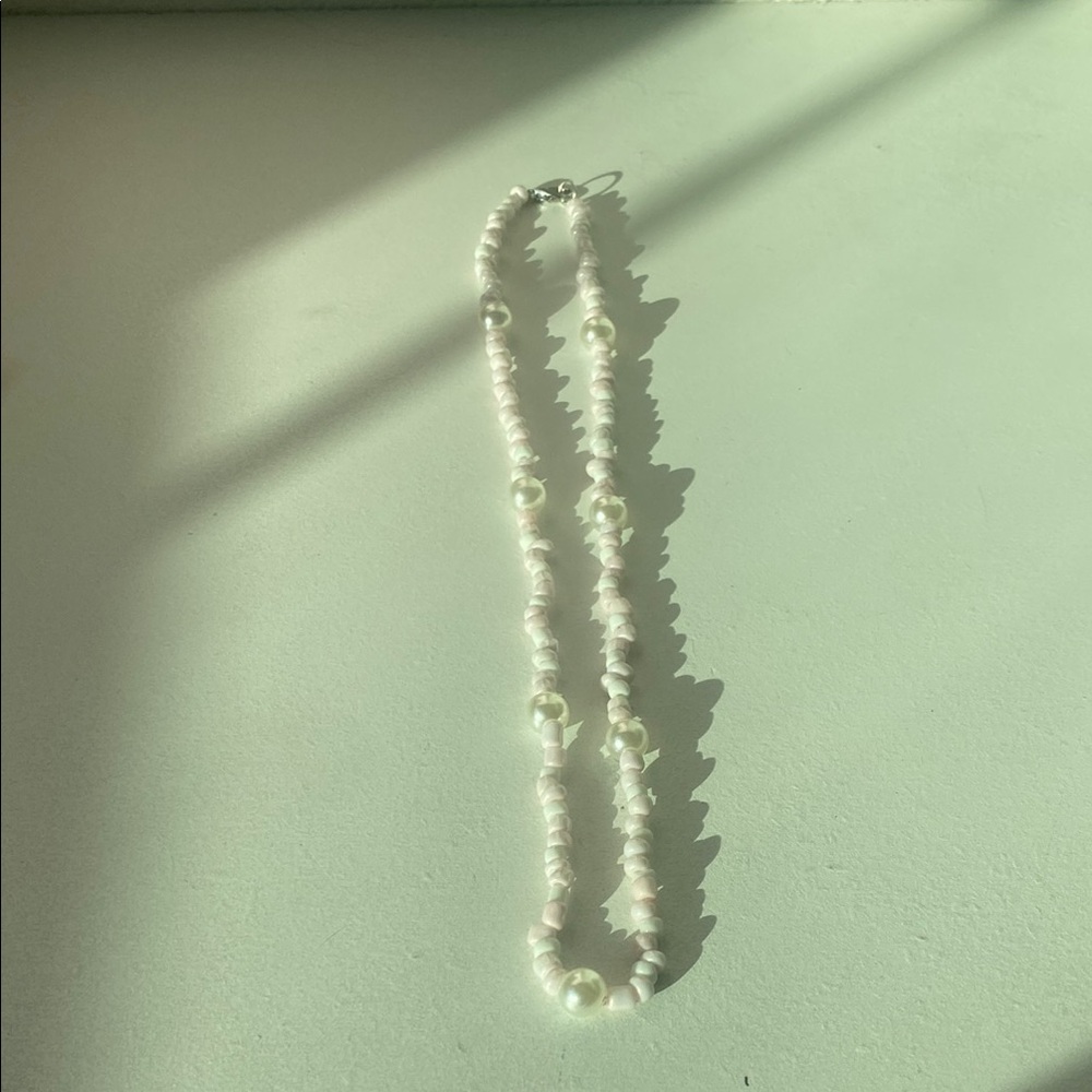 Elegant  faux Pearl Necklace